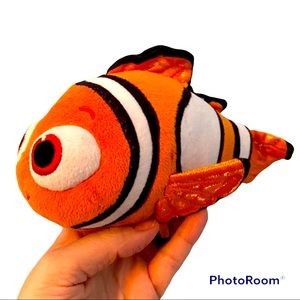 FINDING NEMO STUFFED ANIMAL TY